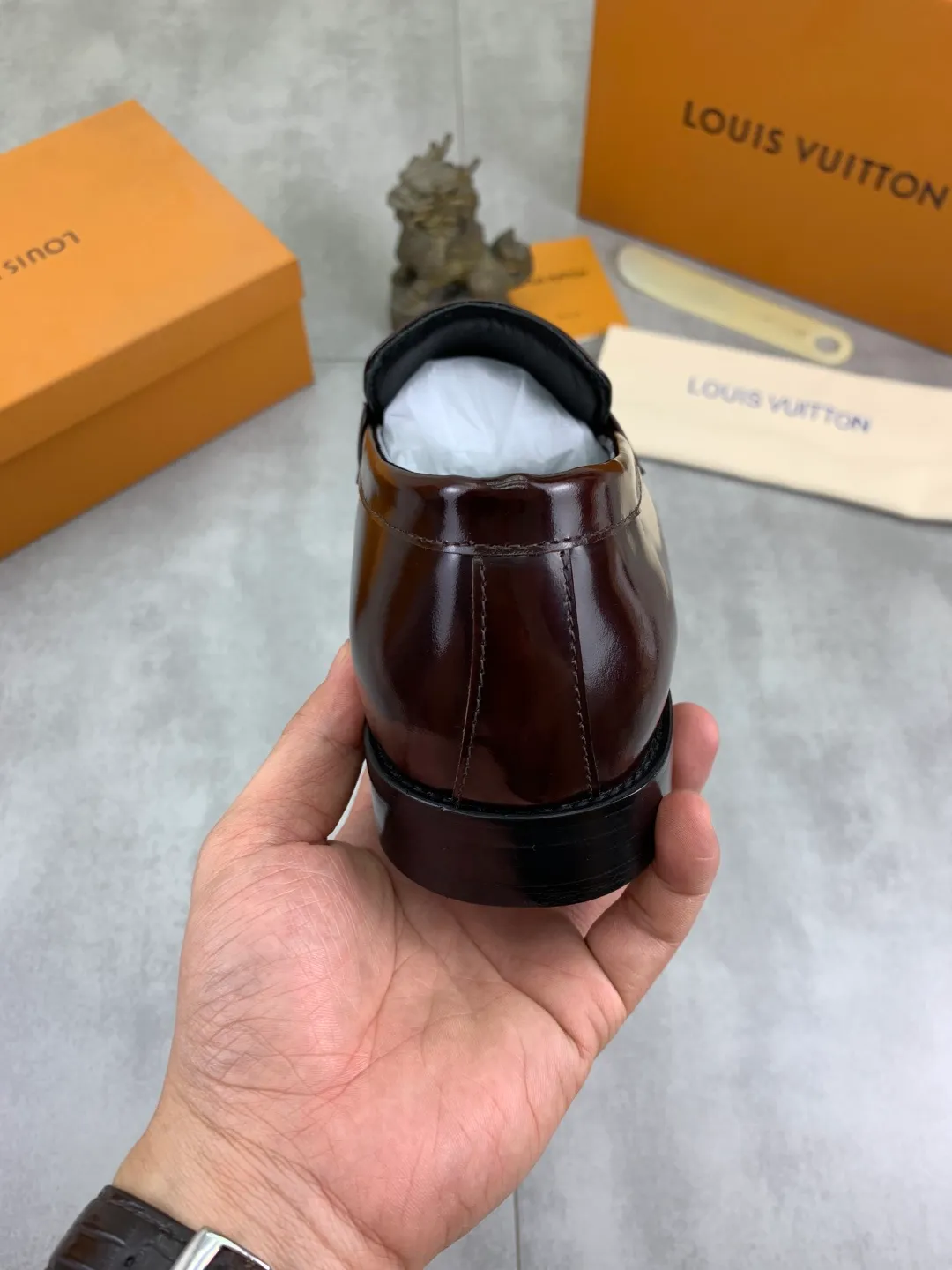 Men's shoes 💰P460💰[New model] Water-dyed cow lining 🆘 LV Louis Vuitton business leather shoes, made of original imported Italian 🇮🇹 calfskin, full cowhide lining, carefully handmade by professional shoemakers, the original version is specially designed for wear-resistant outsole. Standard code: 39-45 5️⃣color🉑️select